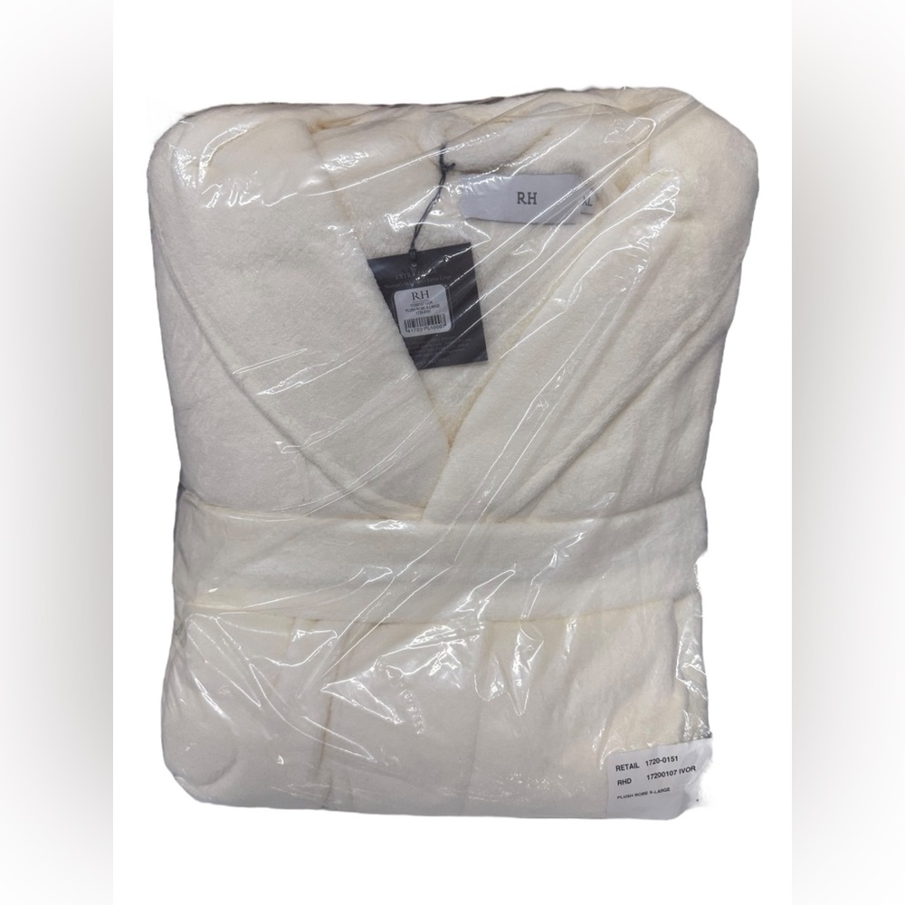 RESTORATION HARDWARE PLUSH BATH ROBE SIZE XL